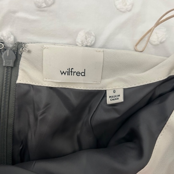 Aritzia skirt - Picture 2 of 3